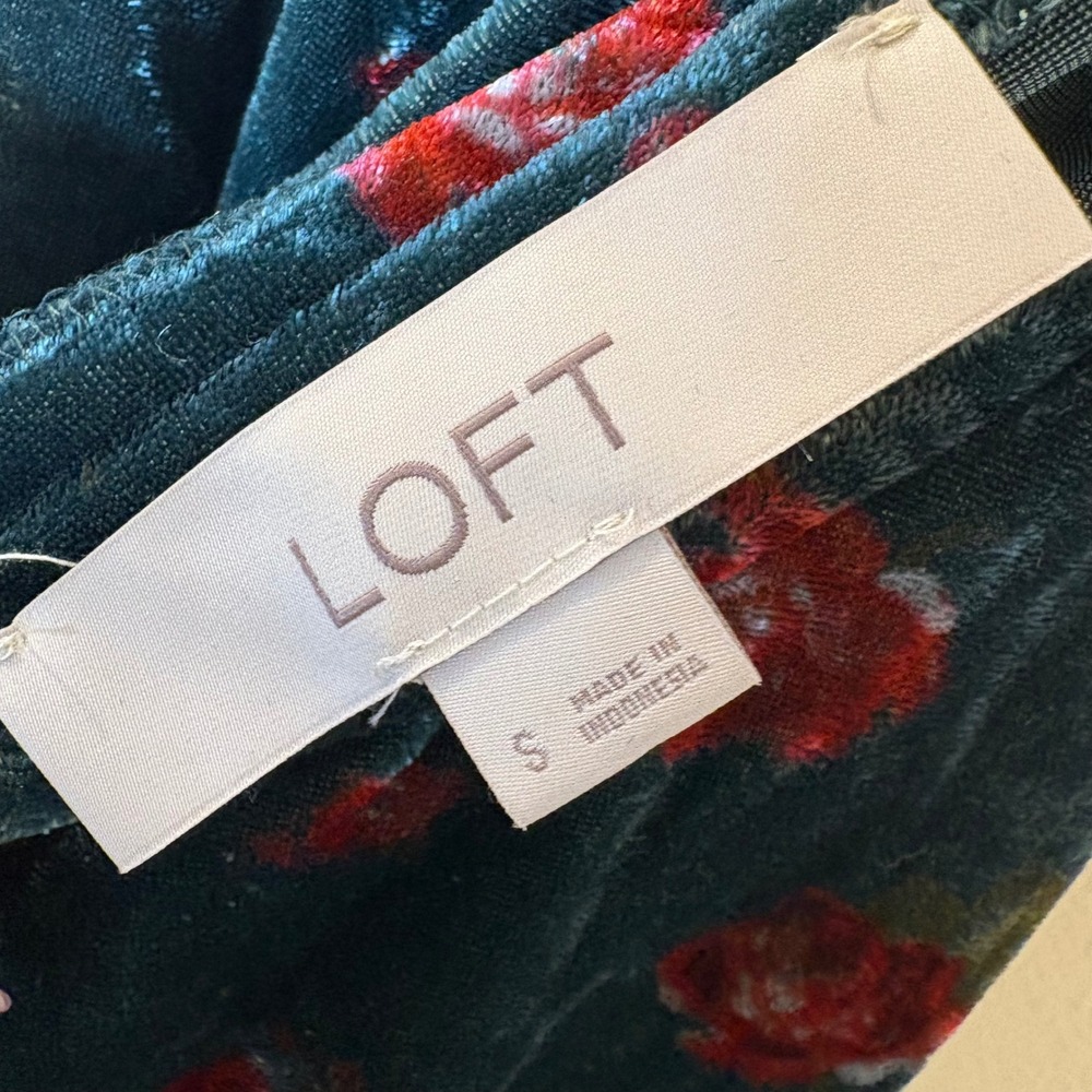 LOFT Floral Velvet Shirred Halter Top Size Small - Picture 7 of 9